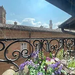 Apartament La Loggia Near Piazza Del Campo *